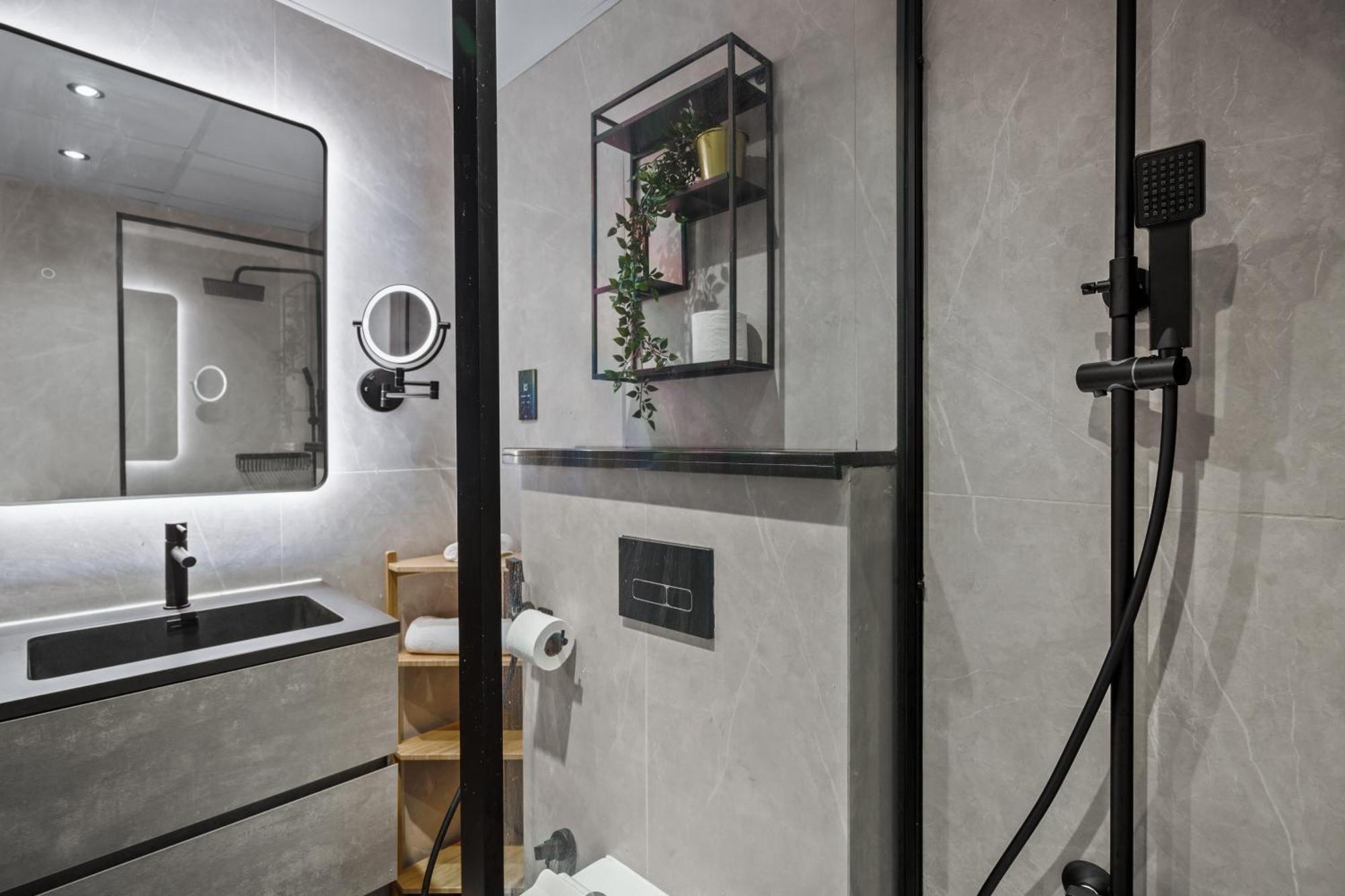 Luxury At Jlt Near Metro